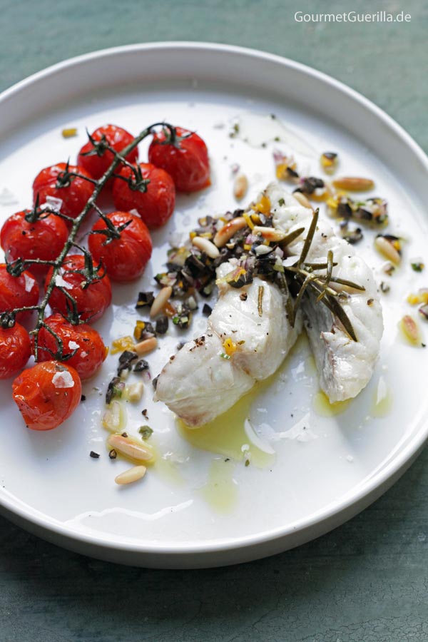 Olive oil confiscated redfish with olives gremolata and baked tomatoes #recipe #gourmetguerilla #confine #fish 
